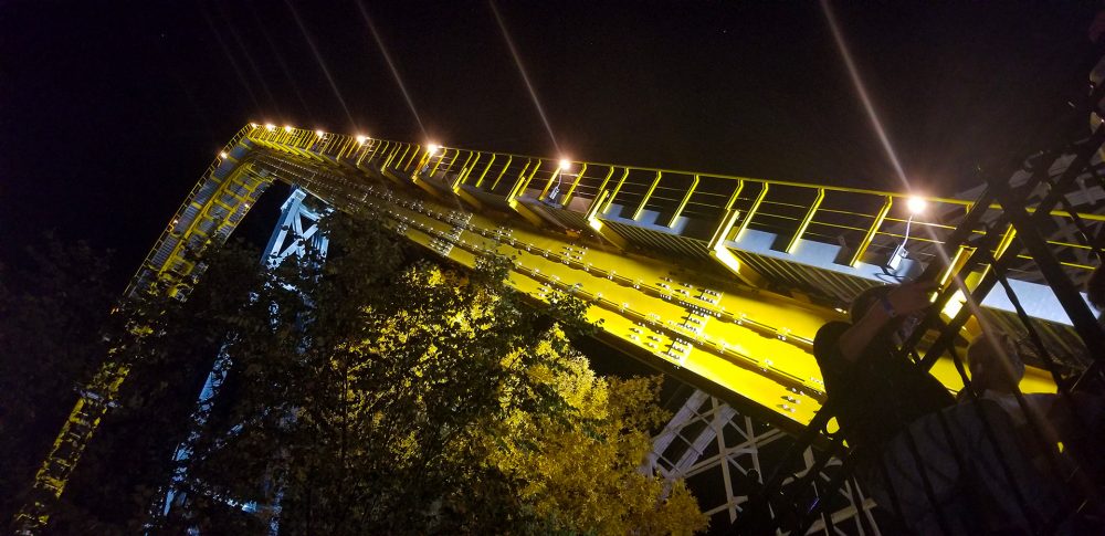 p-skyrush_night_lift